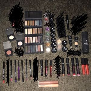 Younique makeup bundle 💄make offer 💄
